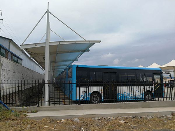大巴膜結構充電樁車棚.jpg